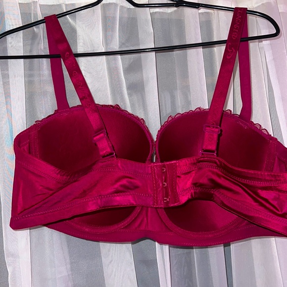 Magenta Bra 48DDD - Picture 2 of 3
